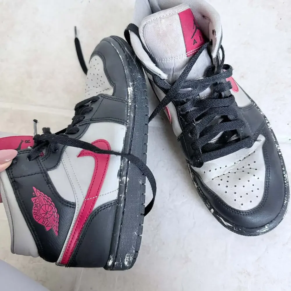 Air Jordan 1 Mid‎ Black Gym Red College Grey